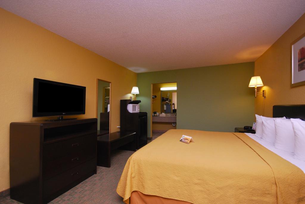 Quality Inn & Suites Orlando Airport Zewnętrze zdjęcie