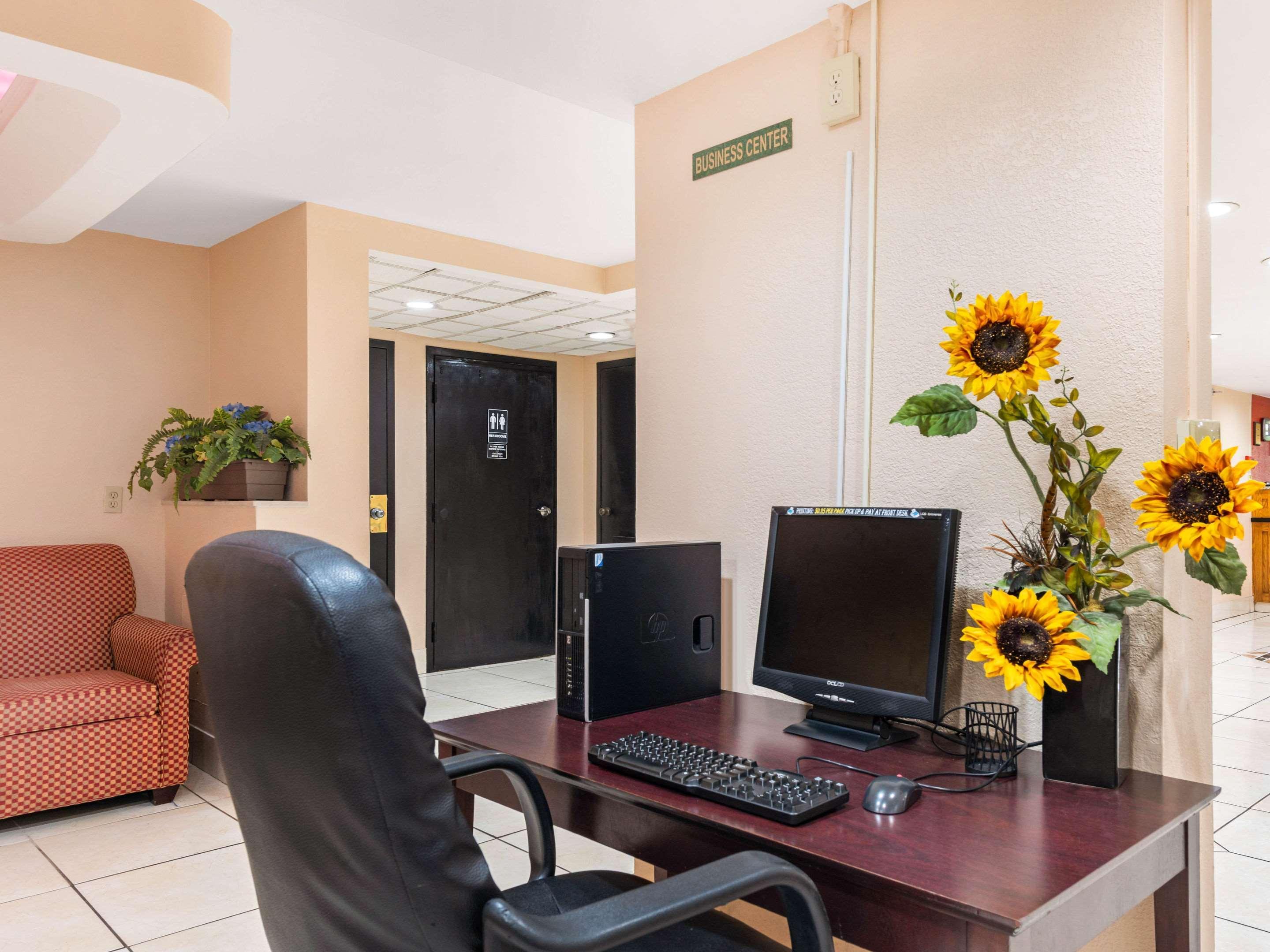 Quality Inn & Suites Orlando Airport Zewnętrze zdjęcie