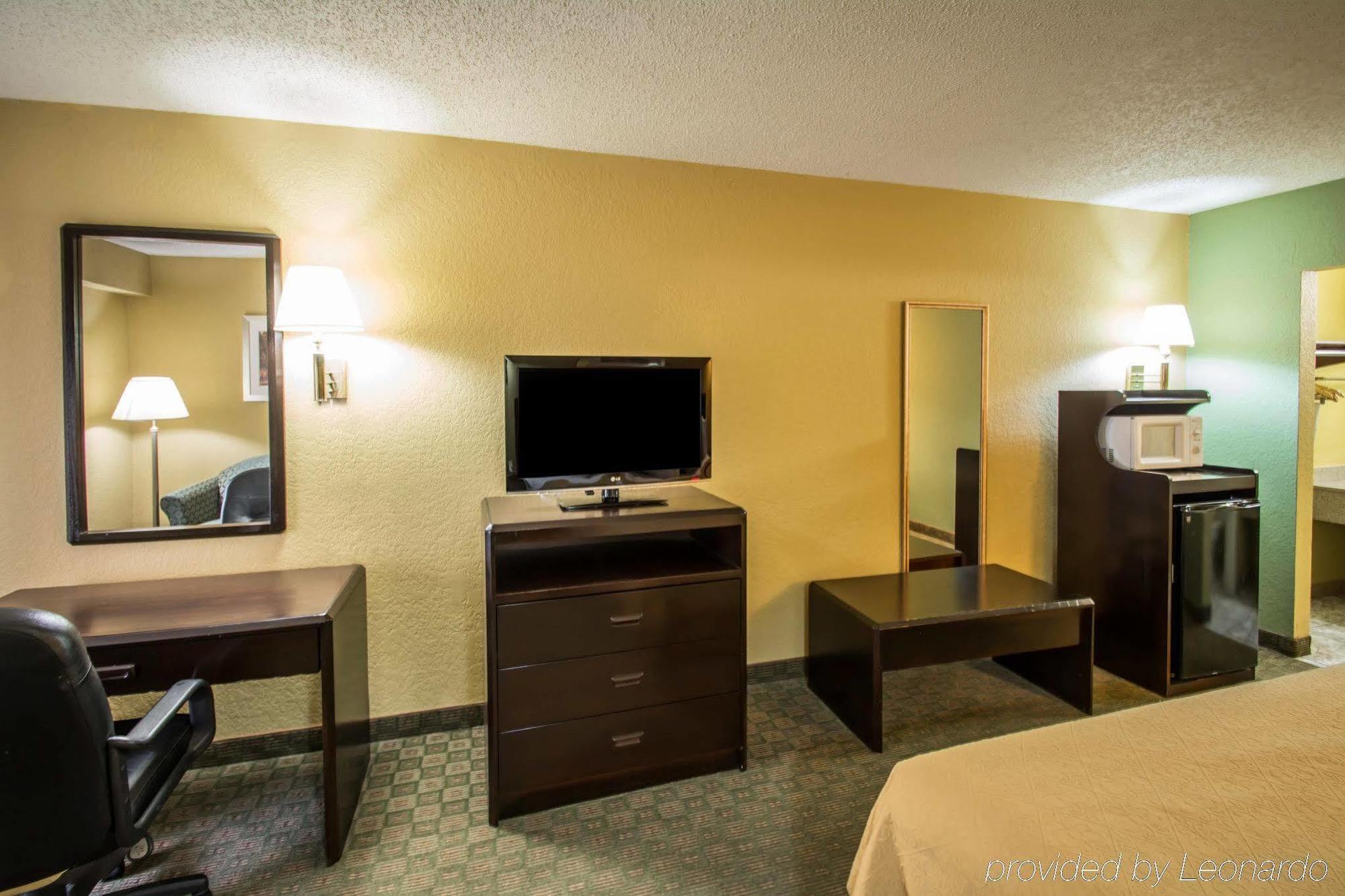 Quality Inn & Suites Orlando Airport Zewnętrze zdjęcie